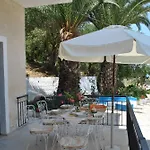 Helios Splendid Ξενοδοχείο με διαμερίσματα Μπούκαρι