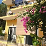 Helios Splendid 3* Μπούκαρι