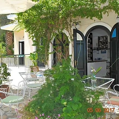Helios Splendid 3* Μπούκαρι