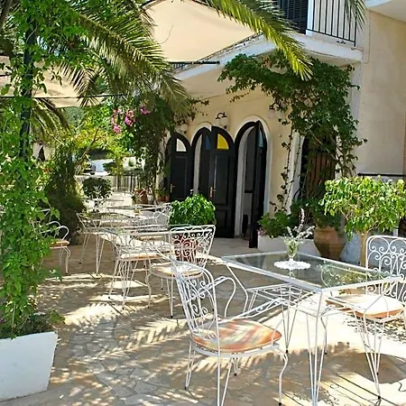Helios Splendid 3* Μπούκαρι