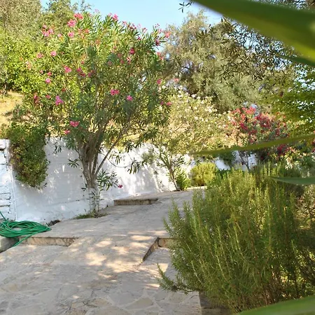 Appart hôtel Helios Splendid Mpoukaris