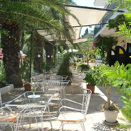 Helios Splendid Aparthotel 3*